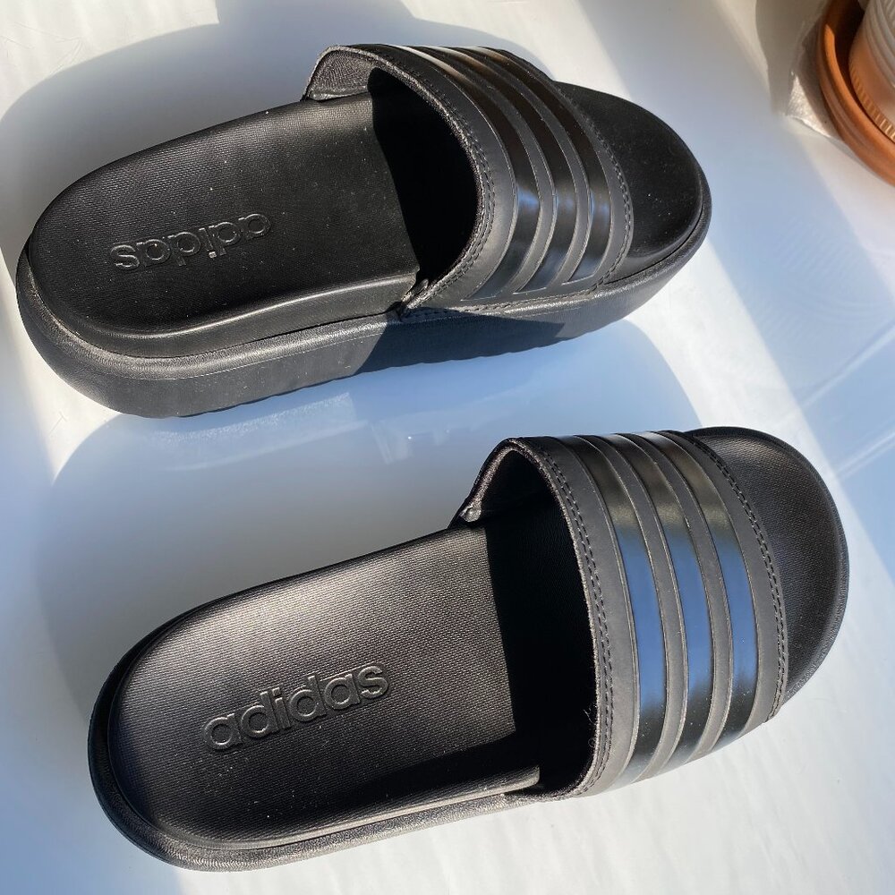Adidas Adilette Women's Black Slip-On Casual / Recovery Sandals - Size 8 - Picture 2 of 8
